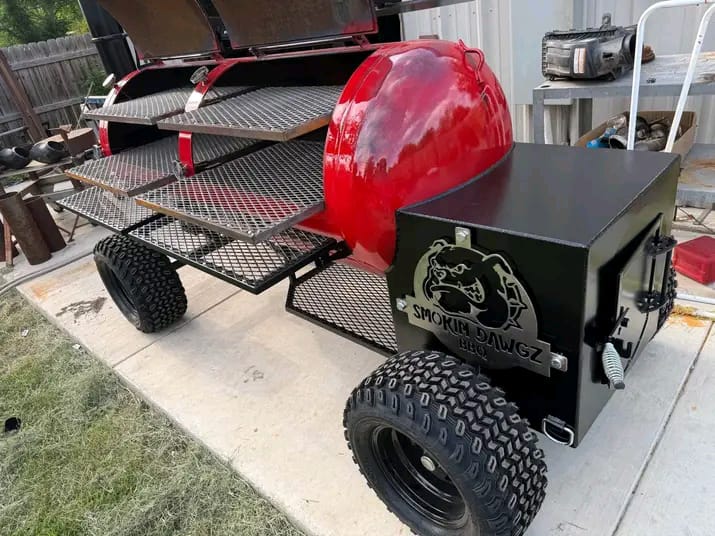 🔥 Red 250-Gallon Offset Smoker on Cart Tires - Image 4
