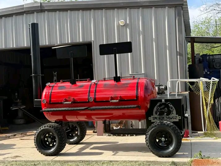 🔥 Red 250-Gallon Offset Smoker on Cart Tires - Image 3