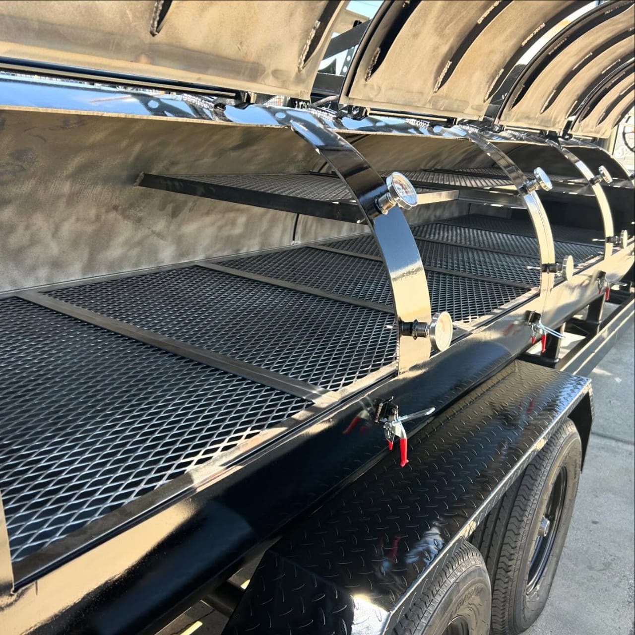 🔥 250-Gallon Offset Smoker with Insulated Firebox on Trailer - Image 7